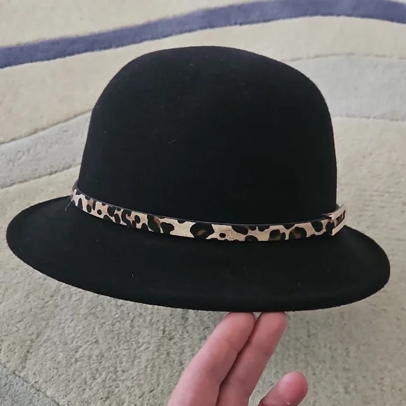 Anne Klein Black Felt Cloche Hat with Animal Print Band - Picture 4 of 6